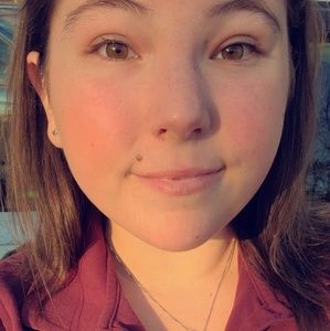 Meet your Posher, Courtney